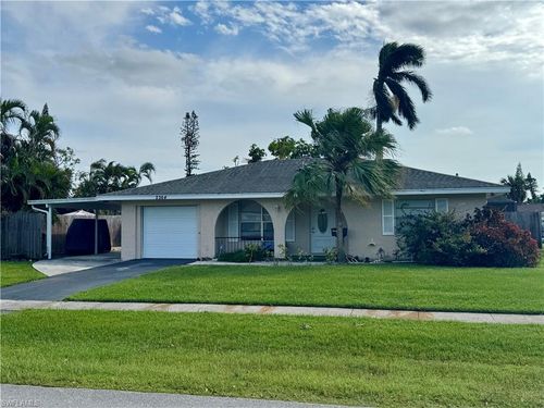 2564 Poinciana St, NAPLES, FL, 34105 | Card Image