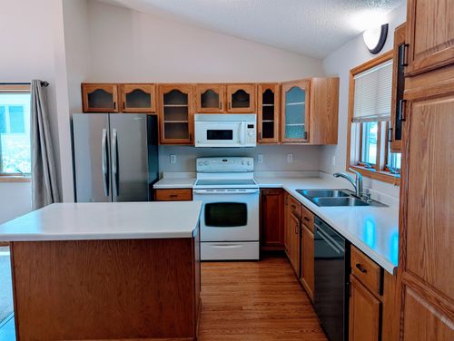 no-332 Hickory St, Duluth, MN, 55811-4899 | Card Image