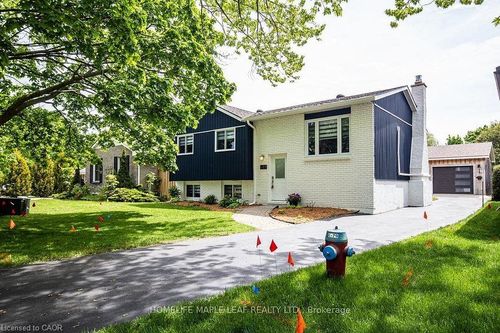 689 Macyoung Dr, Kincardine, ON, N2Z1T1 | Card Image