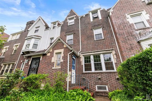 34-32 84th St, Jackson Heights, NY, 11372-3154 | Card Image