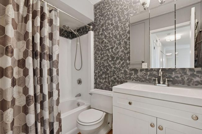 APT-405 - 1181 Edgcumbe Rd, Condo with 2 bedrooms, 1 bathrooms and null parking in Saint Paul MN | Image 20