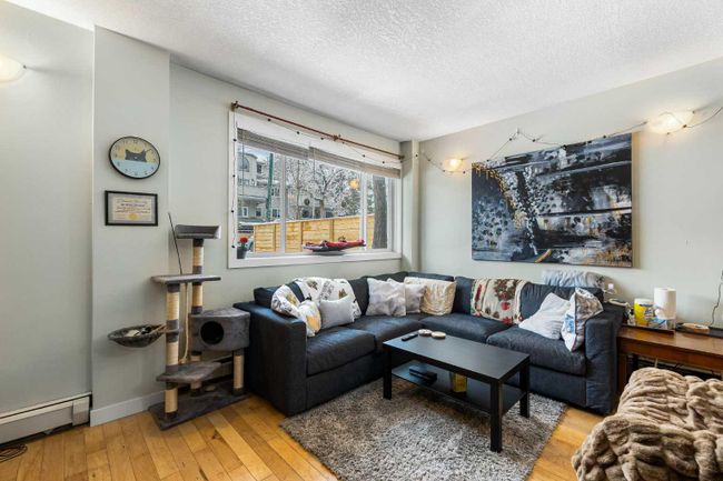 2 - 1715 13 Street Sw, Home with 2 bedrooms, 1 bathrooms and 1 parking in Calgary AB | Image 4