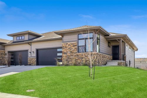 136 Nw Sunrise Dr, Waukee, IA, 50263-8912 | Card Image