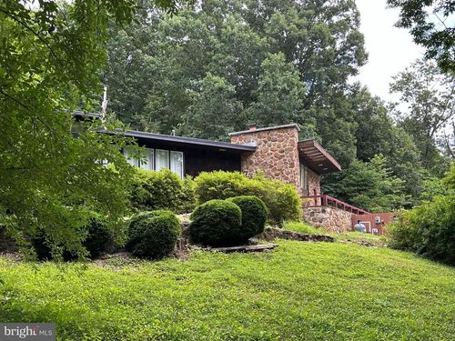 181 Hawksbill Pines Rd, STANLEY, VA, 22851-4518 | Card Image