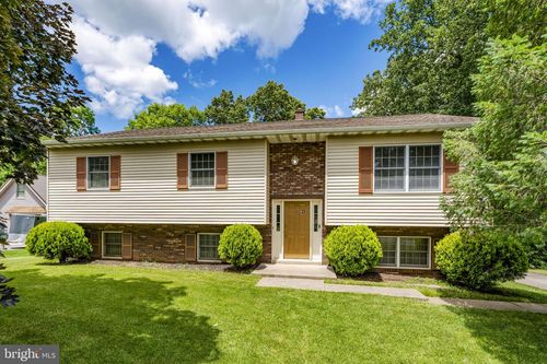31 Dennis Dr, NEW PROVIDENCE, PA, 17560-9738 | Card Image