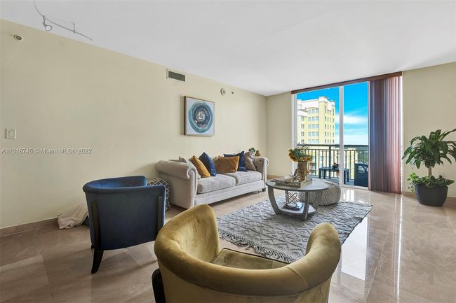 APT-2109 - 9055 Sw 73 Rd Ct, Condo with 3 bedrooms, 2 bathrooms and null parking in Pinecrest FL | Image 5