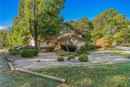 2 Quantock Hills Ln, Bella Vista, AR, 72715-2318 | Card Image