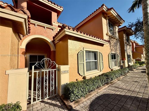 305-4922 Tradewinds Ter, Fort Lauderdale, FL, 33312-5234 | Card Image