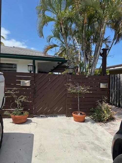 2-1637 Ne 5th St, Fort Lauderdale, FL, 33301-1323 | Card Image