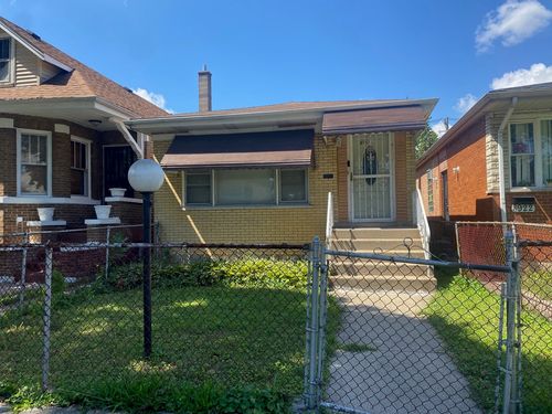 8926 S Lowe Ave, CHICAGO, IL, 60620-2227 | Card Image