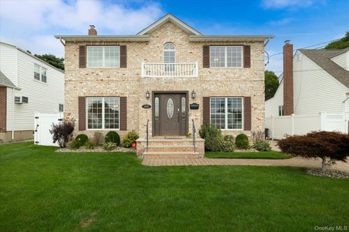 948 Cathedral Avenue, Hempstead, NY, 11010 | Card Image