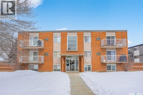 106 104th St W, Saskatoon, SK, S7N1M8 | Card Image