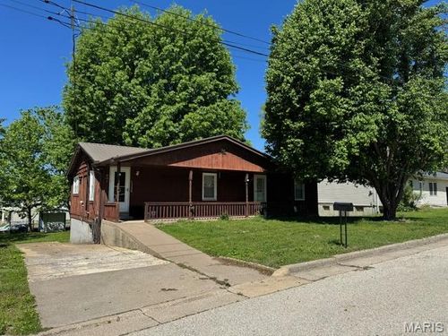 201 Roberta St, New Haven, MO, 63068-1135 | Card Image