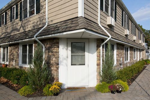 15-6 Richland Boulevard, Islip, NY, 11718 | Card Image