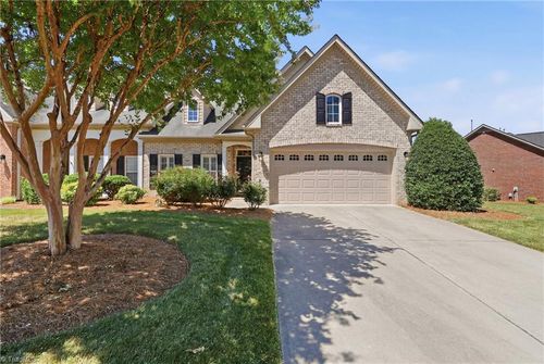 400 Dornoch Dr, Winston-Salem, NC, 27107-8015 | Card Image