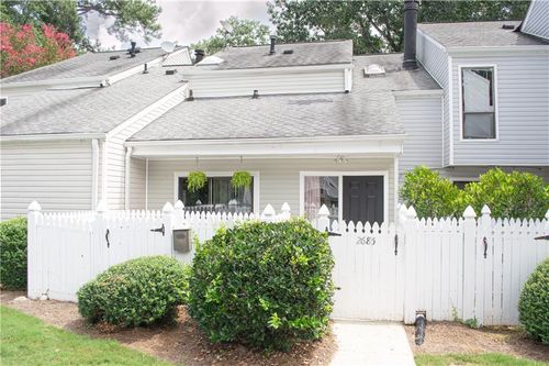 2685 Meadowlawn Dr Se, Marietta, GA, 30067-6635 | Card Image