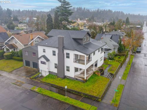 824 Center St, Oregon City, OR, 97045-1951 | Card Image