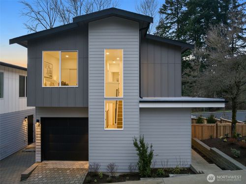 8403 Ne 137th St, Kirkland, WA, 98034-1719 | Card Image