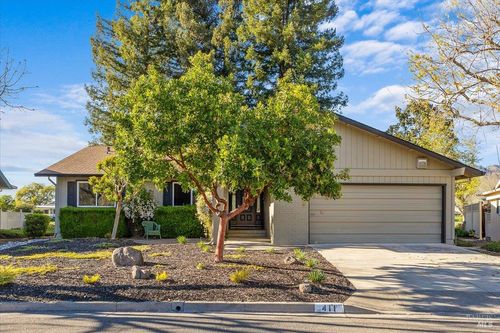 411 Twin Lakes Circle, Santa Rosa, CA, 95409 | Card Image