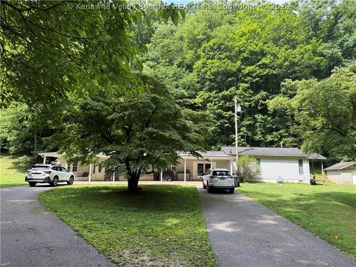 3061 Big Ugly Creek Rd, Chapmanville, WV, 25508-5461 | Card Image