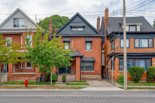 34 Sherman Ave S, Hamilton, ON, L8M2P4 | Card Image