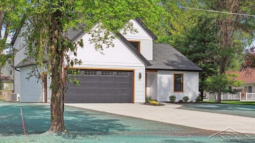 1202 S Hemlock Rd, Hemlock, MI, 48626-8720 | Card Image