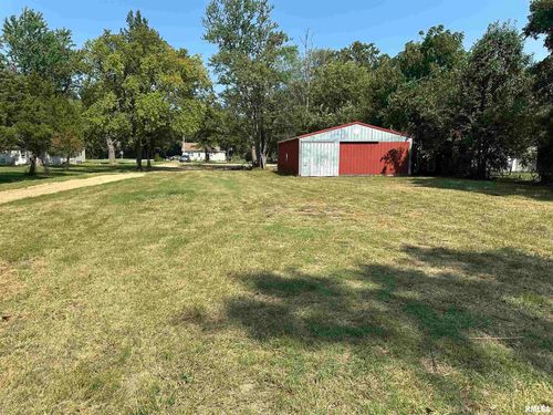 307 N Main St, Ewing, IL, 62836-1442 | Card Image