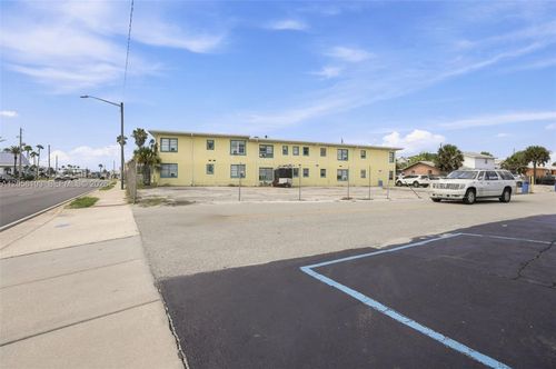 922 S Atlantic Ave, Daytona Beach, FL, 32118-4788 | Card Image