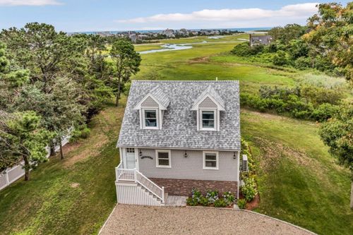 4 Arrowhead Cir, East Sandwich, MA, 02537-1008 | Card Image