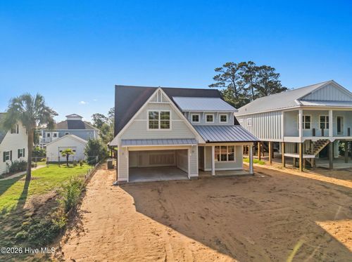 312 Ne 58th St, Oak Island, NC, 28465-4813 | Card Image
