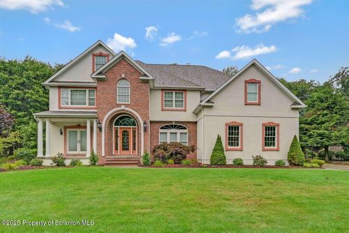 922 Old Logger Rd, Moscow, PA, 18444-8614 | Card Image