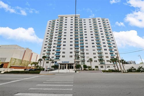 apt-102-3000 S Ocean Dr, Hollywood, FL, 33019-2886 | Card Image
