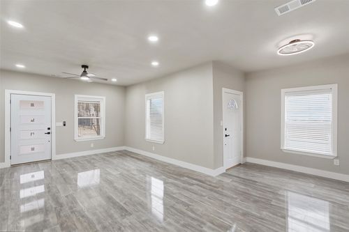 1914 Leath St, Dallas, TX, 75212-1740 | Card Image