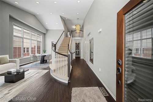 5608 Pembrooke Xing, West Bloomfield, MI, 48322-1792 | Card Image