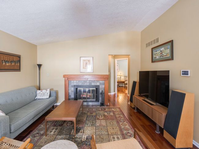 7629 Farm View Cir W, Condo with 2 bedrooms, 2 bathrooms and null parking in Indianapolis IN | Image 10