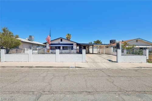4832 Lana Dr, Las Vegas, NV, 89121-6950 | Card Image