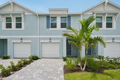 655 Salisbury Cir, Fort Pierce, FL, 34982-3990 | Card Image