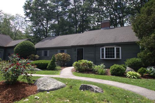 7-7 Minuteman Ln, Exeter, NH, 03833-4355 | Card Image