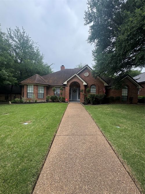 713 Ashley Dr, Hurst, TX, 76054-2034 | Card Image