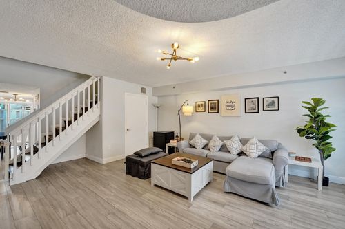 173 Riviera Cir, Weston, FL, 33326-3115 | Card Image
