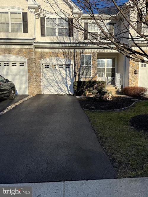 4 Portsmouth Cir, GLEN MILLS, PA, 19342-2625 | Card Image