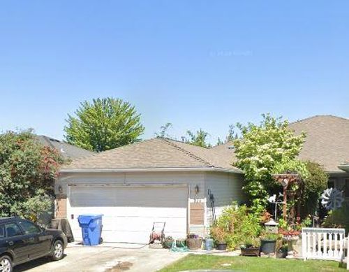426 Crystal Dr, Eagle Point, OR, 97524-9486 | Card Image