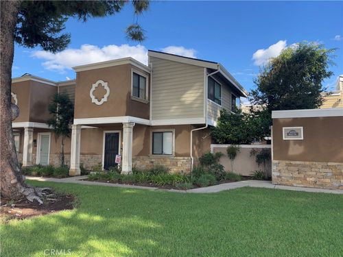 3-10720 Woodley Ave, Granada Hills, CA, 91344-6917 | Card Image