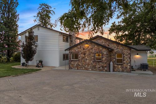 6712 Stage Coach Rd, Nampa, ID, 83686-1282 | Card Image