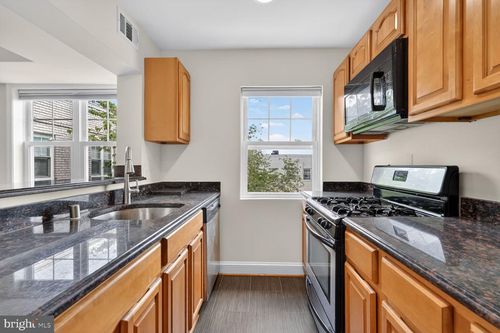 301-3868 9th St Se, WASHINGTON, DC, 20032-4030 | Card Image