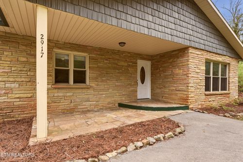 2917 Barber Hill Ln, Knoxville, TN, 37920-3706 | Card Image