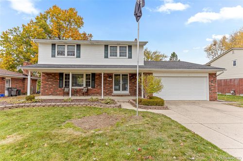 16515 Festian Dr, Clinton Twp, MI, 48035-2230 | Card Image