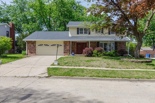 4030 45th St, Des Moines, IA, 50310-2820 | Card Image