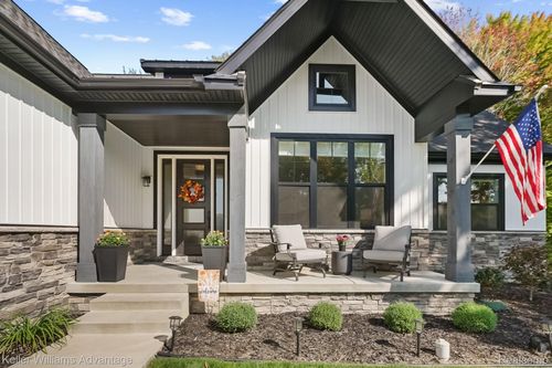 9975 Havendale Dr, Brighton, MI, 48114-6819 | Card Image