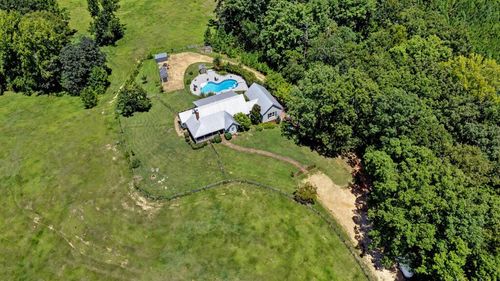 160 Tanya Rd Ne, Milledgeville, GA, 31061-7826 | Card Image